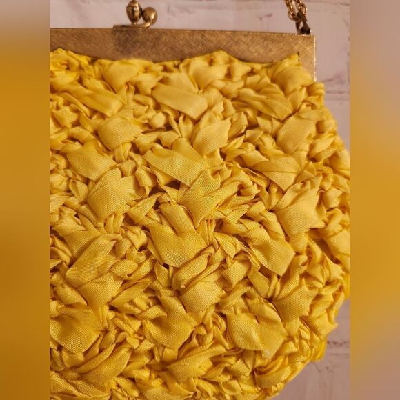 Vtg. Mint '60's Morris Moskowitz Yellow Crocheted Satin Gold Frame Chain Handbag - Picture 3 of 9